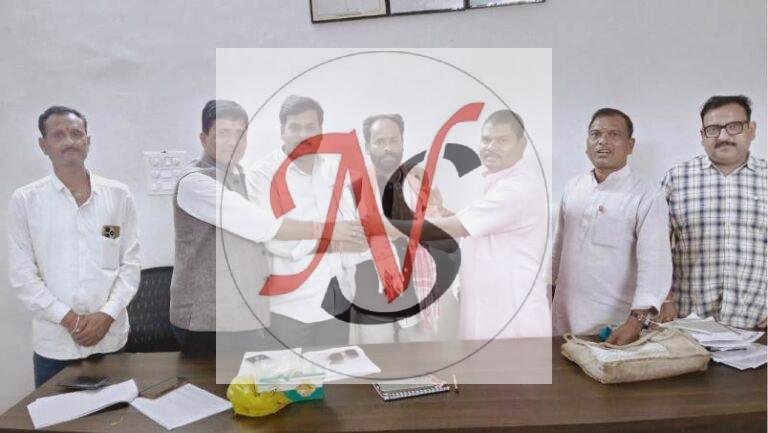 चार माह बाद जेल से रिहा हुए भाजपा के चतरा जिला मीडिया प्रभारी काली यादव, तपेज कार्यालय में हुआ स्वागत