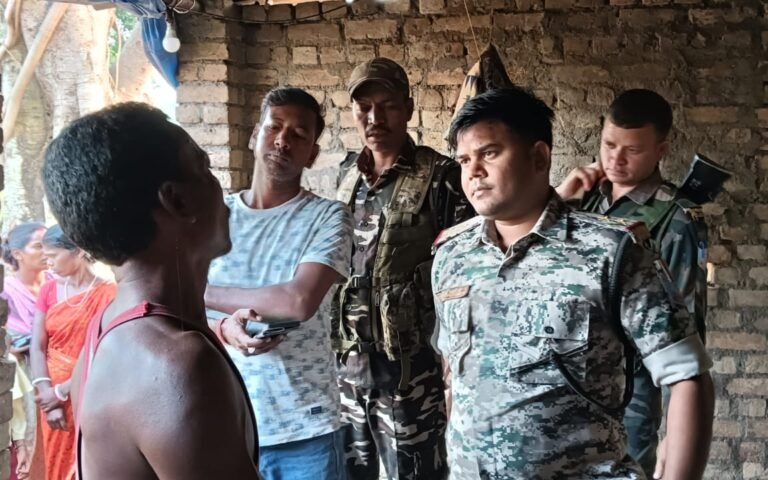 पति ने डंडे से पीट-पीटकर ली पत्नी की जान: शव को चादर से ढका, सिरहाने रखा पानी का गिलास