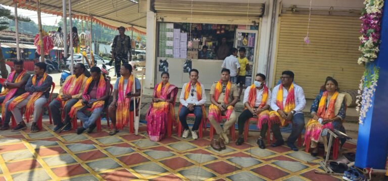 भंडरा के दोनों दुर्गा पूजा पंडालों का भव्य उद्घाटन, जय माता दी के जयकारों से गूंजा क्षेत्र