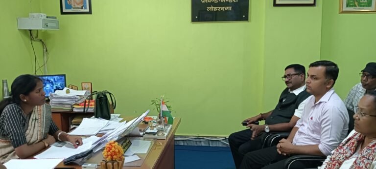 सीएचसी की व्यवस्था होगी दुरुस्त, कुपोषित बच्चों को तत्काल उपचार केंद्र में भर्ती कराने का निर्देश