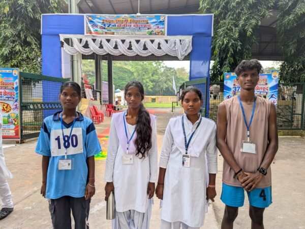 37वां क्षेत्रीय एथलेटिक्स प्रतियोगिता में मनोहर लाल अग्रवाल सरस्वती विद्या मंदिर इंटर कॉलेज के भैया-बहनों ने अपनी सफलता का परचम लहराया