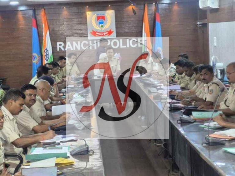 दुर्गा पूजा पर पुलिस अलर्ट: पंडालों में सीसीटीवी, फायर सेफ्टी और QRT तैनाती अनिवार्य