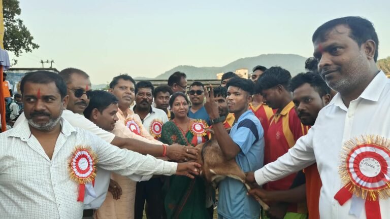 पांच दिवसीय फुटबॉल टूर्नामेंट पेशरार में संपन्न हुई,,,सूरज अग्रवाल*